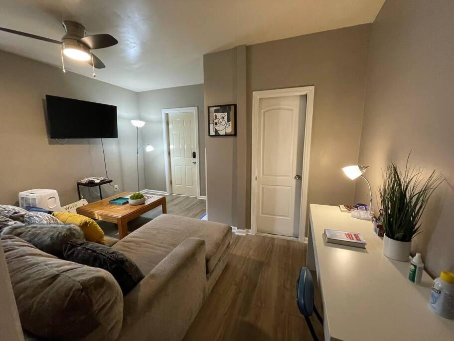 Red Line Guest House Apartment Corporate Housing Чикаго Екстер'єр фото